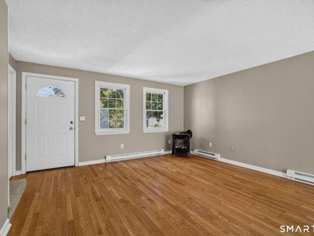 house with 2 bedroom, Stonington CT ES105559160