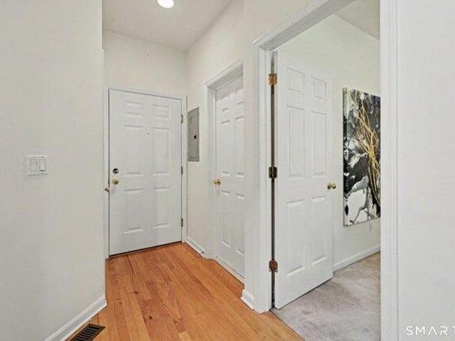 house with 2 bedroom, Stamford CT ES104853395