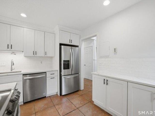 house with 2 bedroom, Stamford CT ES105550389