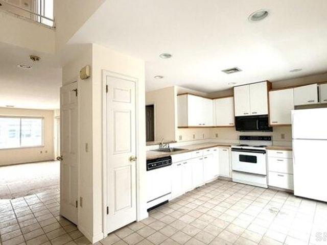 house with 2 bedroom, Stamford CT ES105551263