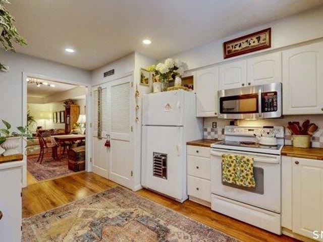 house with 2 bedroom, Stamford CT ES105551518