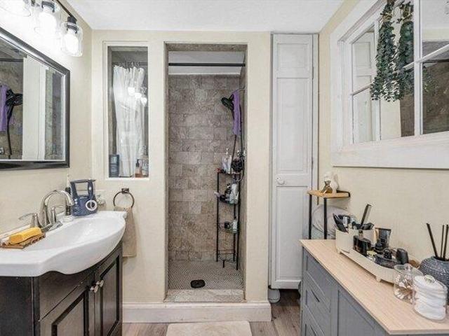 house with 2 bedroom, Sterling MA ES105277317