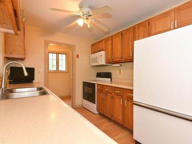 house with 2 bedroom, Strafford NH ES105561089