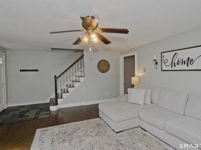house with 2 bedroom, Suffield CT ES105401697