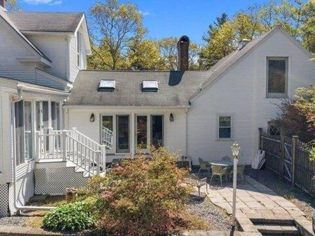 house with 3 bedroom, Taunton MA ES105427665