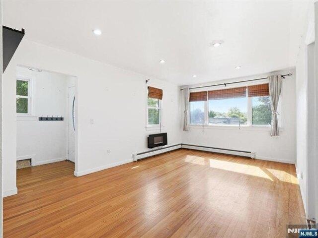 house with 3 bedroom, Tenafly NJ ES105537708