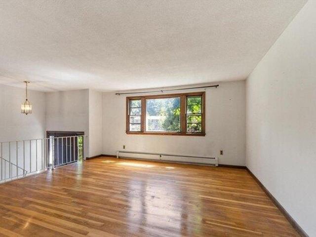 house with 3 bedroom, Tewksbury MA ES105515675