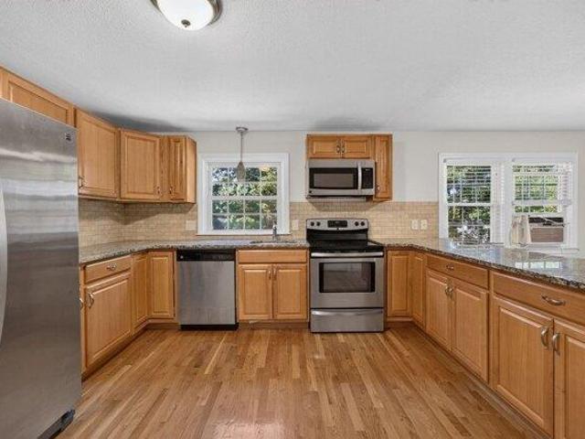 house with 3 bedroom, Tewksbury MA ES105651001