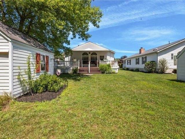 house with 3 bedroom, Tiverton RI ES105493517