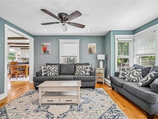 house with 3 bedroom, Tiverton RI ES105495168