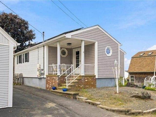 house with 3 bedroom, Tiverton RI ES105552924