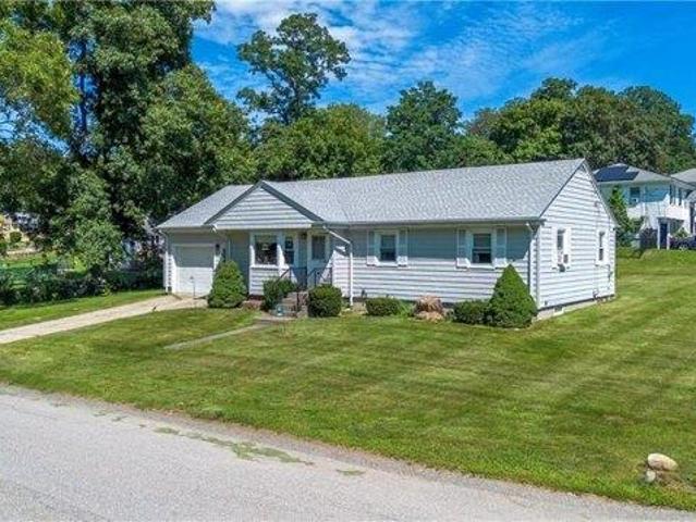 house with 3 bedroom, Tiverton RI ES105575646