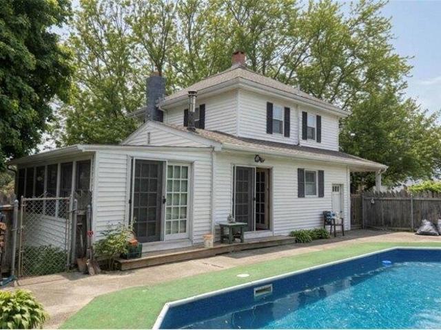 house with 3 bedroom, Tiverton RI ES105533190