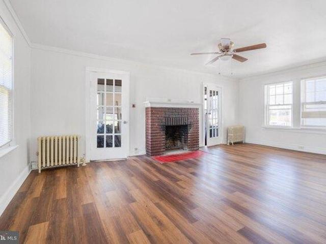 house with 3 bedroom, Trenton NJ ES105276449