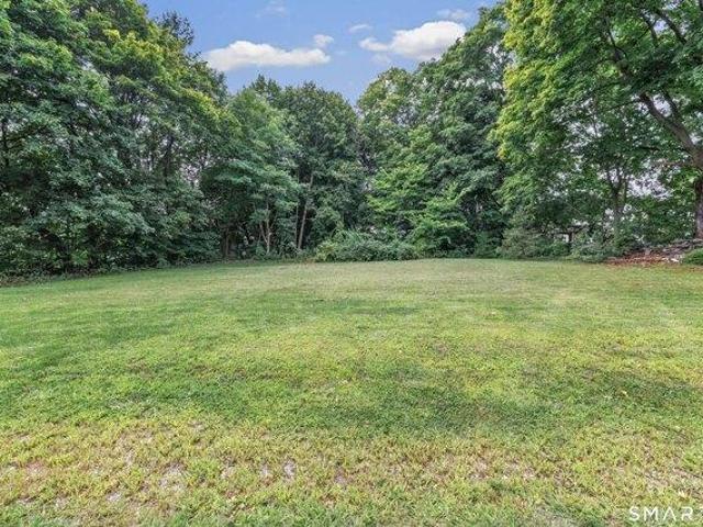 house with 3 bedroom, Trumbull CT ES105494462