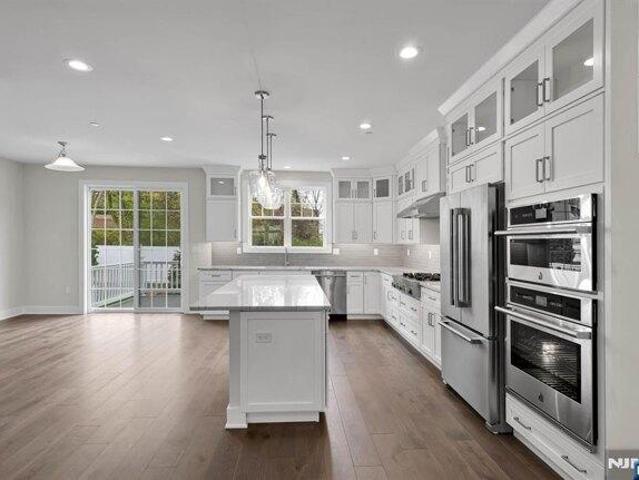 house with 3 bedroom, Upper Saddle River NJ ES105276631