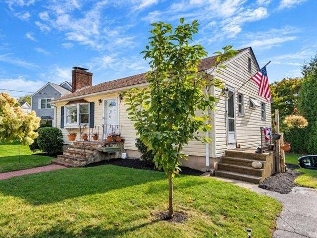 house with 3 bedroom, Waltham MA ES105632577