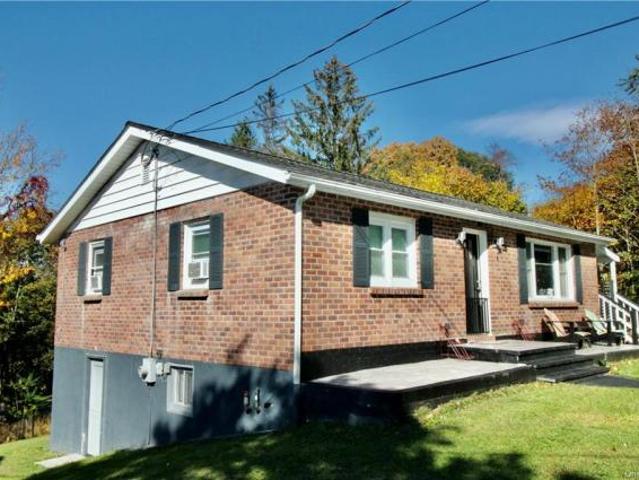 house with 3 bedroom, Walden NY DLS72692291