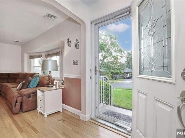 house with 3 bedroom, Waldwick NJ ES105712857