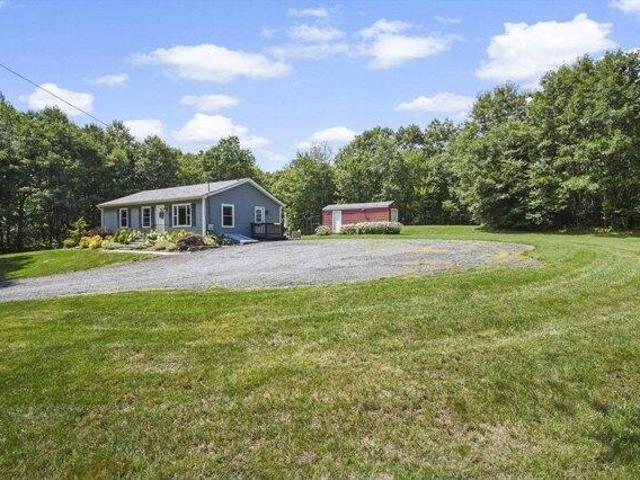 house with 3 bedroom, Wales MA ES105419174