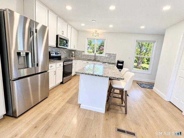 house with 3 bedroom, Wallingford CT ES105442513