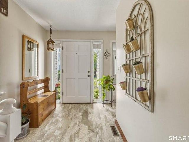 house with 3 bedroom, Wallingford CT ES105495404