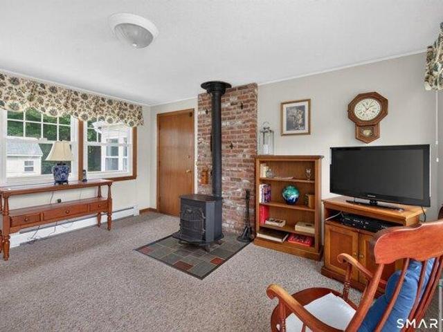 house with 3 bedroom, Wallingford CT ES105414584