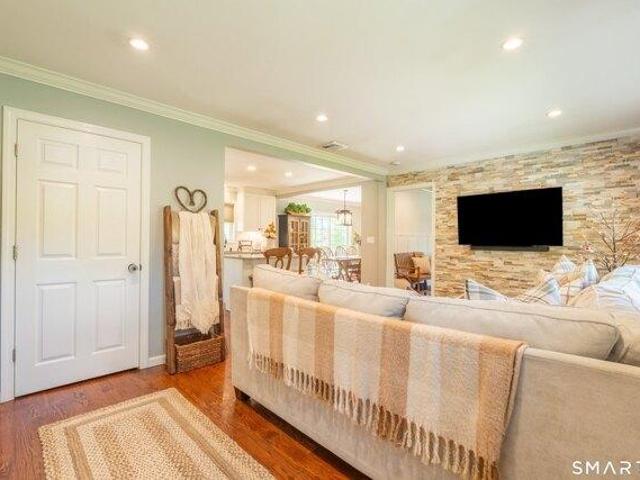 house with 3 bedroom, Wallingford CT ES105415389