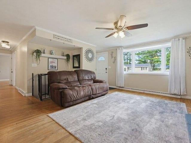 house with 3 bedroom, Walpole MA ES105476846