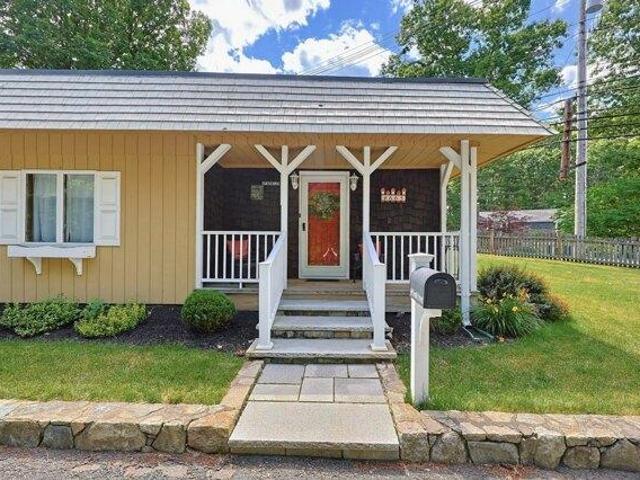house with 3 bedroom, Walpole MA ES105511648