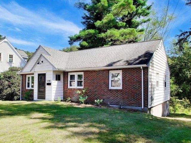 house with 3 bedroom, Walpole MA ES105587409