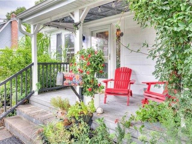 house with 3 bedroom, Warwick RI ES104807825