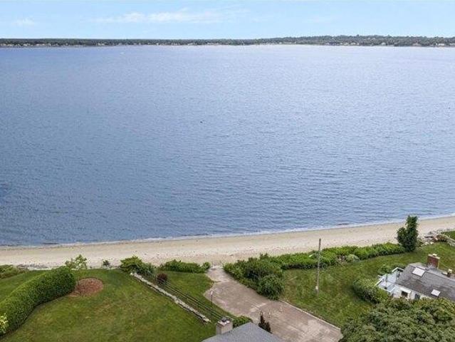 house with 3 bedroom, Warwick RI ES105315103