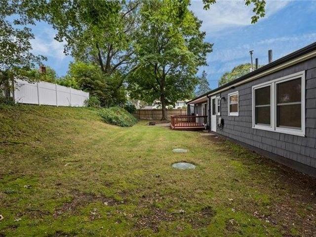 house with 3 bedroom, Warwick RI ES105424931