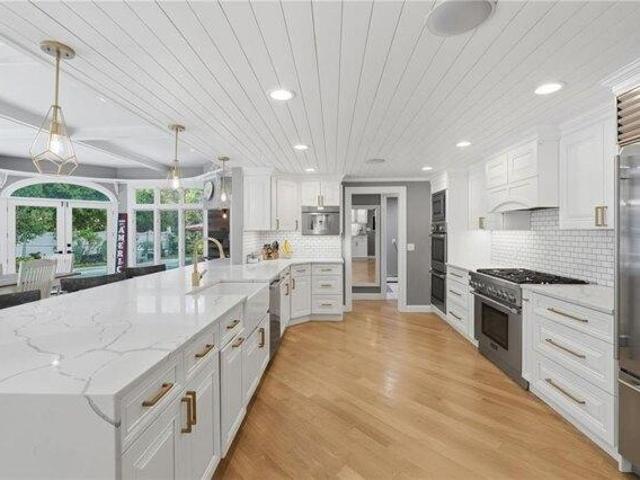 house with 3 bedroom, Warwick RI ES105441721