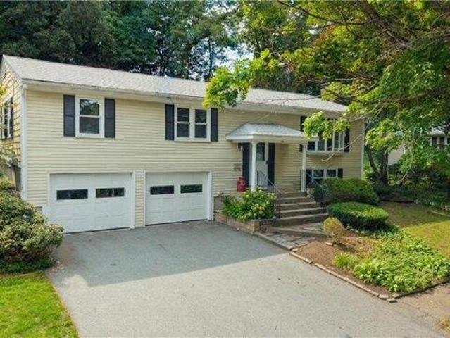 house with 3 bedroom, Warwick RI ES105476579