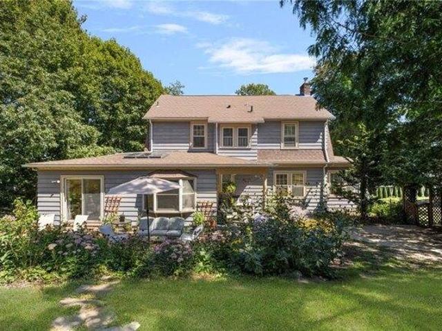 house with 3 bedroom, Warwick RI ES105494666