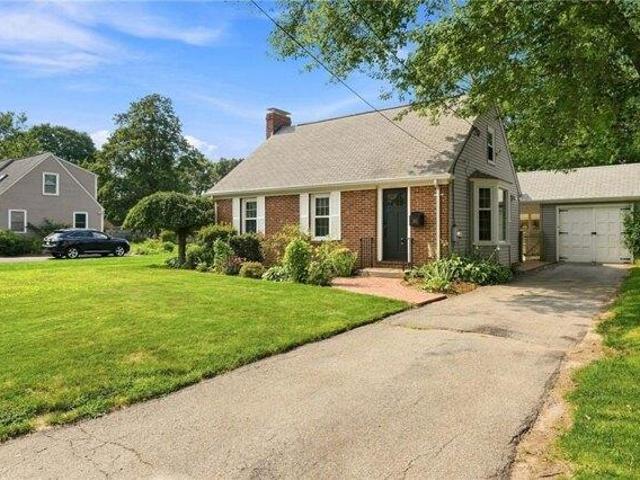house with 3 bedroom, Warwick RI ES105496671