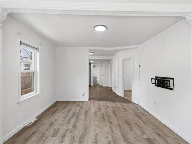 house with 3 bedroom, Warwick RI ES105515950
