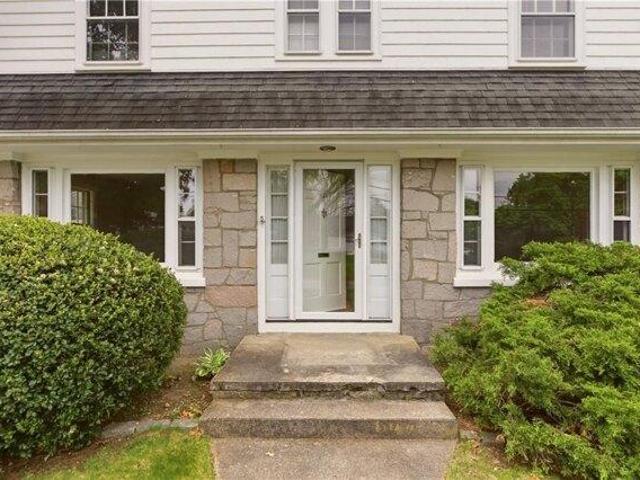 house with 3 bedroom, Warwick RI ES103441705