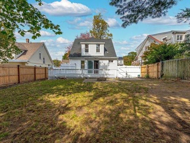 house with 3 bedroom, Waterbury CT ES104445460