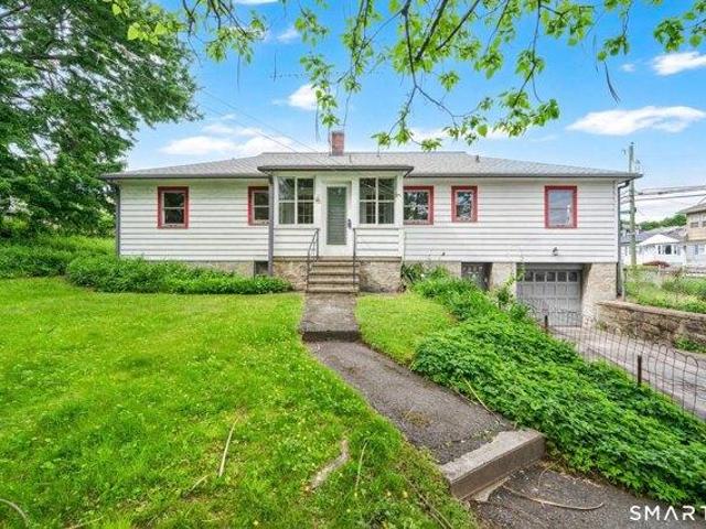 house with 3 bedroom, Waterbury CT ES104375475