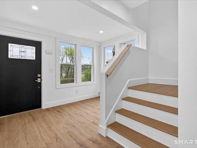 house with 3 bedroom, Waterbury CT ES104376899