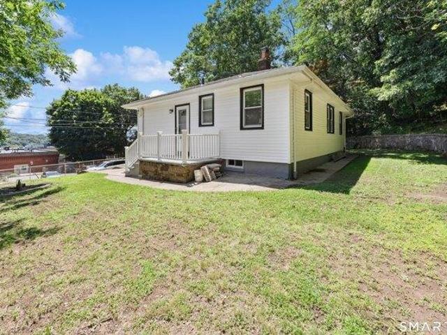 house with 3 bedroom, Waterbury CT ES105440590