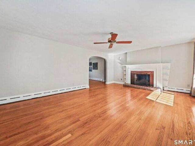house with 3 bedroom, Waterbury CT ES105561778