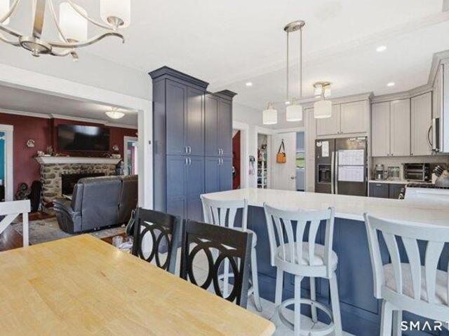 house with 3 bedroom, Waterbury CT ES105561282