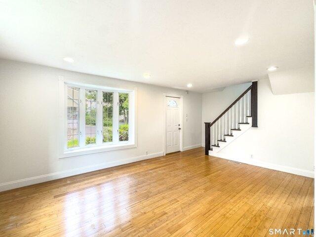 house with 3 bedroom, Waterbury CT ES105574613