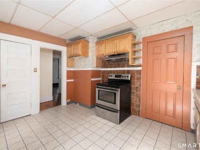 house with 3 bedroom, Waterbury CT ES105590537