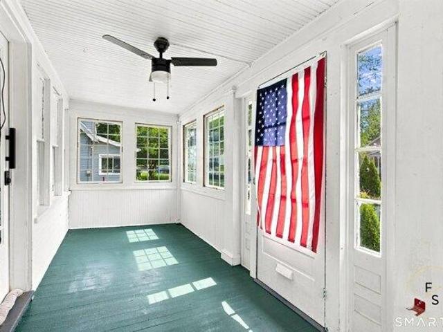 house with 3 bedroom, Waterbury CT ES105659935