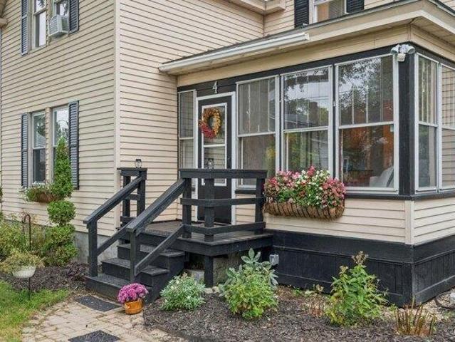 house with 3 bedroom, Waterville ME ES105790359